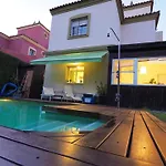 Elegant Villa In Tomares, Private Pool And Enclosed Garden