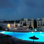 Beautiful Apartment In Duquesa Suites And Gardens