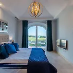 Arcos Gardens - The Townhouse - Luxury Accommodation