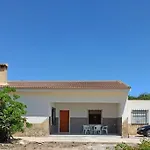 Villa rústica privada con gran chalet y piscina