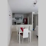 Bonito apartamento en primera línea de campo de golf y vistas al mar