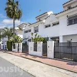 Preciosa casa de 4 habitaciones y 3 baños, Urbanización Los Naranjos, Puerto Banus