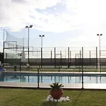 Luxurious villa. Prívate pool, Padel court. Subway