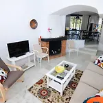 Calahonda - Sleeps 6 - Parking - Garden - Pool