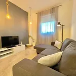 Aparthouse