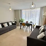 Gran Apartamento Familiar, Amigos O Trabajo