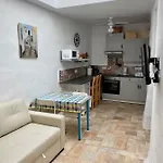 Cheerful One Bedroom Townhouse With Patio Archez