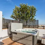 Gorgeous Home In Marbella With Kitchen