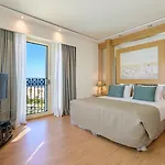 Las Arenas Balneario Resort