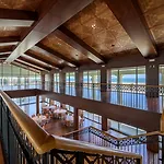 Las Arenas Balneario Resort