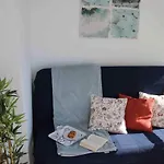 Bright Studio Apt. With Sea View And Pool