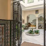 CASA17 Santacruz Suites