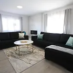 Tess Villa Paz