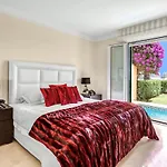 Yolo Spaces - Sotogrande - Puerto Boutique Apartment