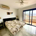 Sunny 2-Bedroom Apartment With Sea View
