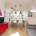 Designer Apt Near Fira Balcony 5Ppwifismart Tv By Myrentalhost