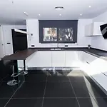 Casa Bulevar, Moderna Y Exclusiva