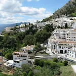 Club Delta Apartments By Ghr Rentals