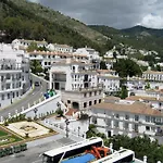 Club Delta Apartments By Ghr Rentals