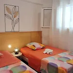 Chez Chantal 3 Chambres Au Centre Touristique De Salou Avec Garage