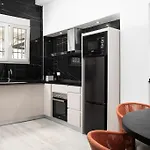 Modern 1-Bed Apartment With Wi-Fi