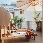 Lotelito Rooms & Bar
