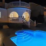 Agradable villa con piscina privada