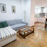 Rentitspain Confortable Apartamento Con Patio En Motril