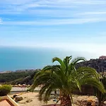 Stylish Seaview Apartment