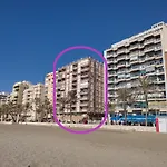 Apartamento En Primera Linea De Playa.