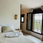 Lenta Suites