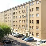 Espacioso Piso De 4 Habitaciones Cerca Del Mar