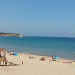 Espacioso Piso De 4 Habitaciones Cerca Del Mar
