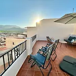 Casa con terraza y patio privado en el casco antiguo de Salobreña