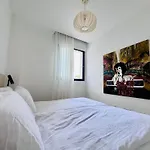 Wonderful Apartment With Pool And Garden