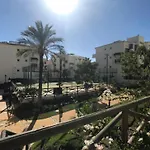 2239-Lovely 2 Bedrooms With Pool And Paddle Court