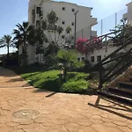 2239-Lovely 2 Bedrooms With Pool And Paddle Court