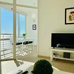 ¡Magníficas vistas al mar! Piscina y wifi gratis