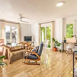 Stunning Air Conditioned House