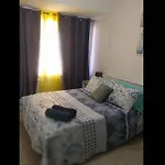Deluxe 3 Bedroom Apartment, Balcony, 15 Minutes Walk To City And Beach Sys2