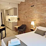 Ariqus Fira Apartments