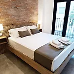 Ariqus Fira Apartments