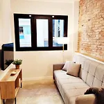 Ariqus Fira Apartments