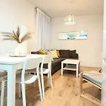 Modern Plaza De Toros Apartment With Free Parking