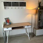 Apartamento totalmente reformado con piscina y jardines al lado de la playa de la Carihuela