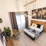 Chic Studio with Swimming Pool&Free Parking - Málaga Center