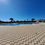 Los Pelícanos, Playa Isla Canela