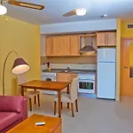 Apts. Playamarina