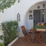 Precioso apartamento a pie de playa en la nueva Milla de Oro entre Estepona y Marbella
