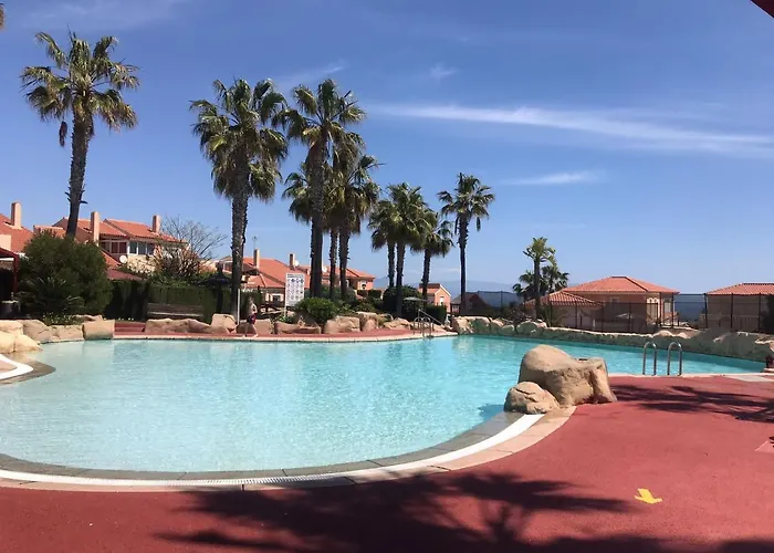 Nice House With Amazing Swimming Pool/ Just 5 Min From Beach
